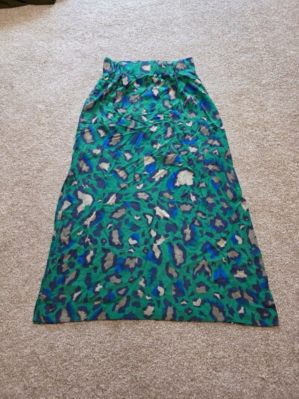 Vanessa Virginia Anthropologie Green Leopard Print Silk Maxi Skirt Size Small